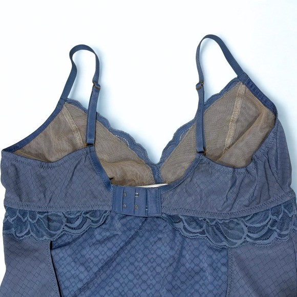 Hanro Marilyn Bodysuit Lace Trim Open-Back M Dusty Blue Coquette Lux Intimates - Picture 8 of 14